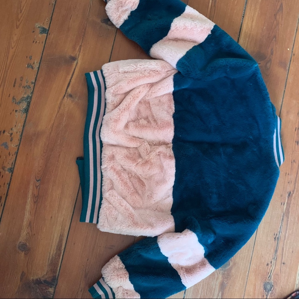 Shaci Faux Fur Color-block Jacket - Picture 5 of 6